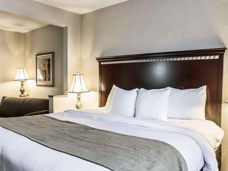 Fairfield By Marriott & Coliseum Area