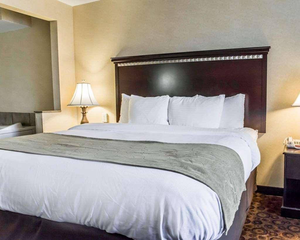 Fairfield By Marriott & Coliseum Area Hotel