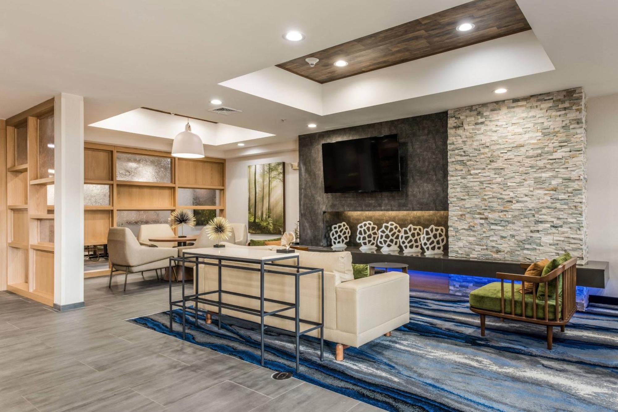 Hotel Fairfield By Marriott & Coliseum Area