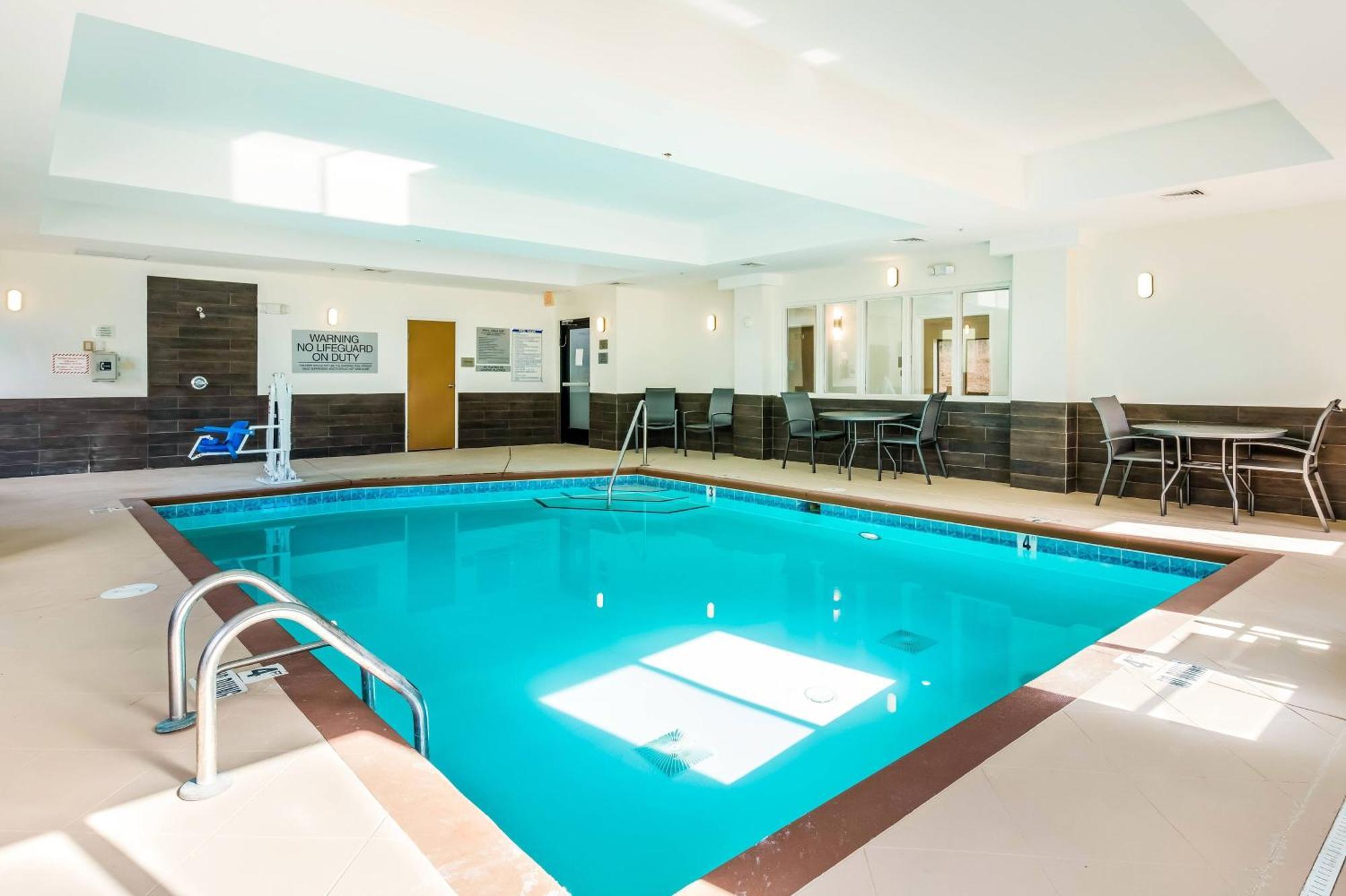 Hotel Fairfield By Marriott & Coliseum Area Greensboro