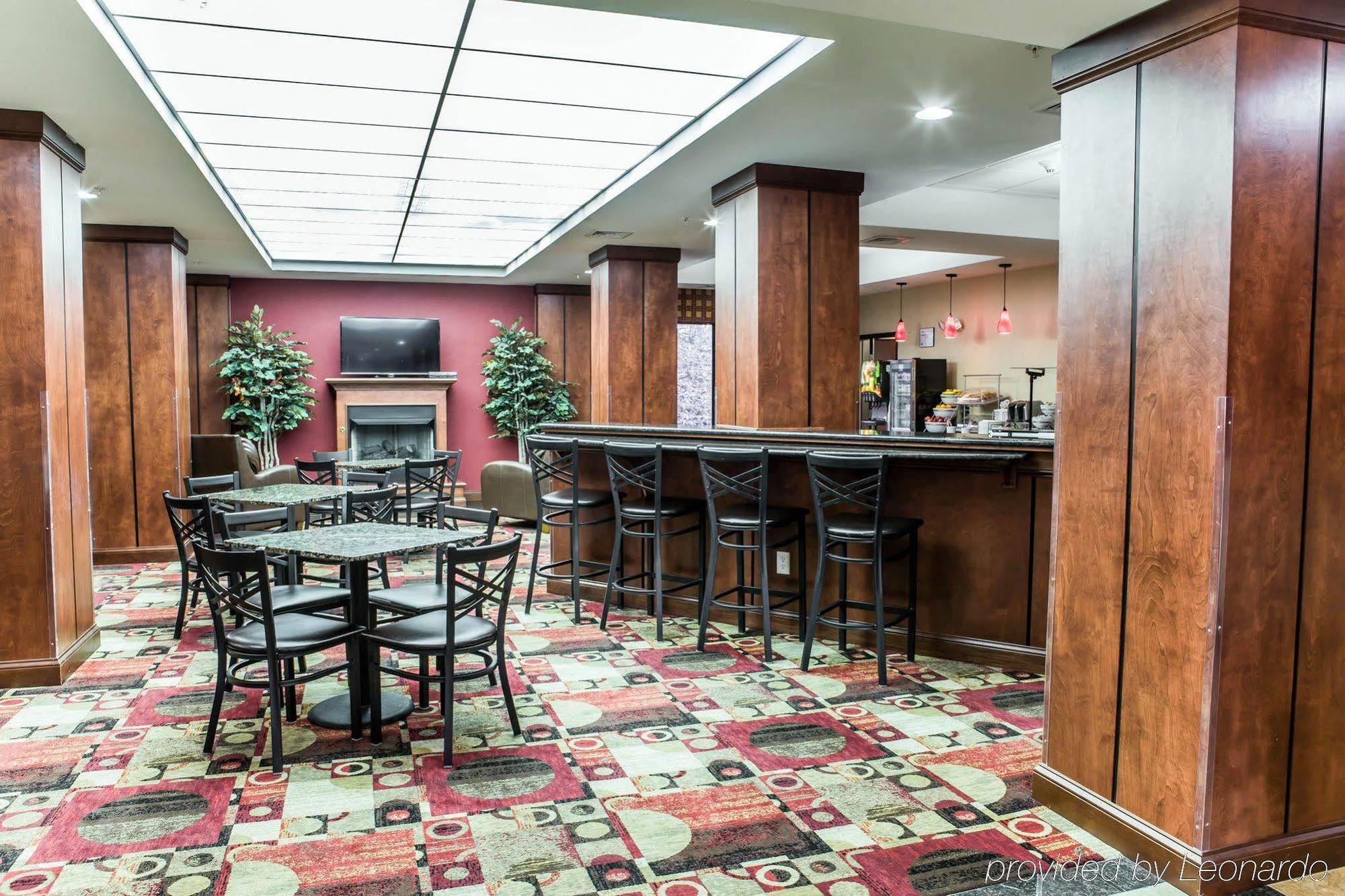 Hotel Fairfield By Marriott & Coliseum Area
