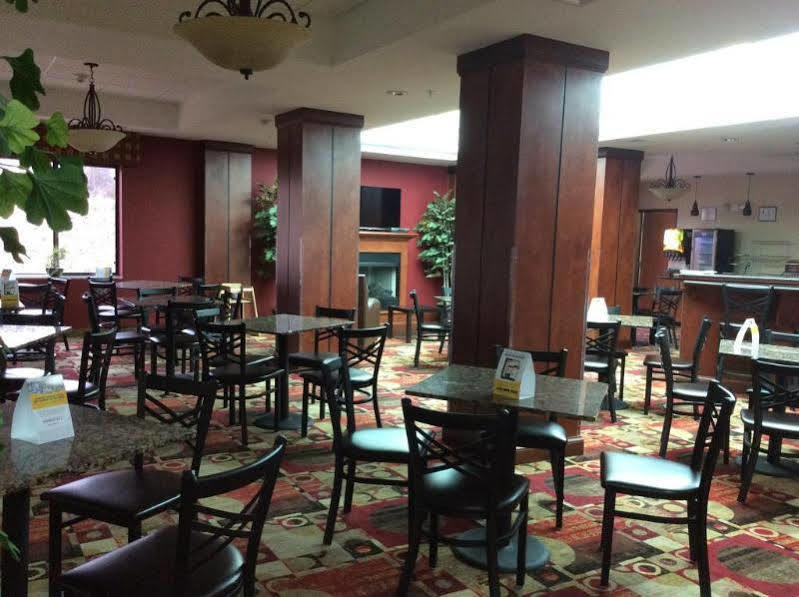 Fairfield By Marriott & Coliseum Area Hotel