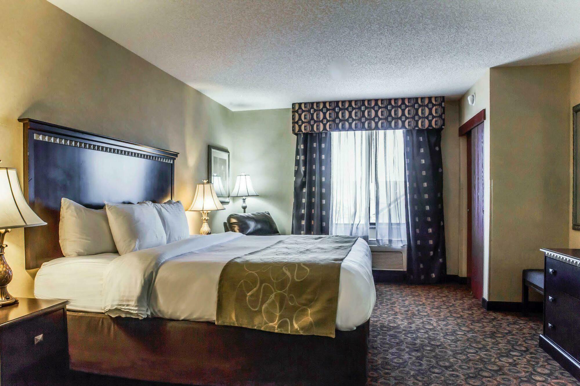 Fairfield By Marriott & Coliseum Area Hotel